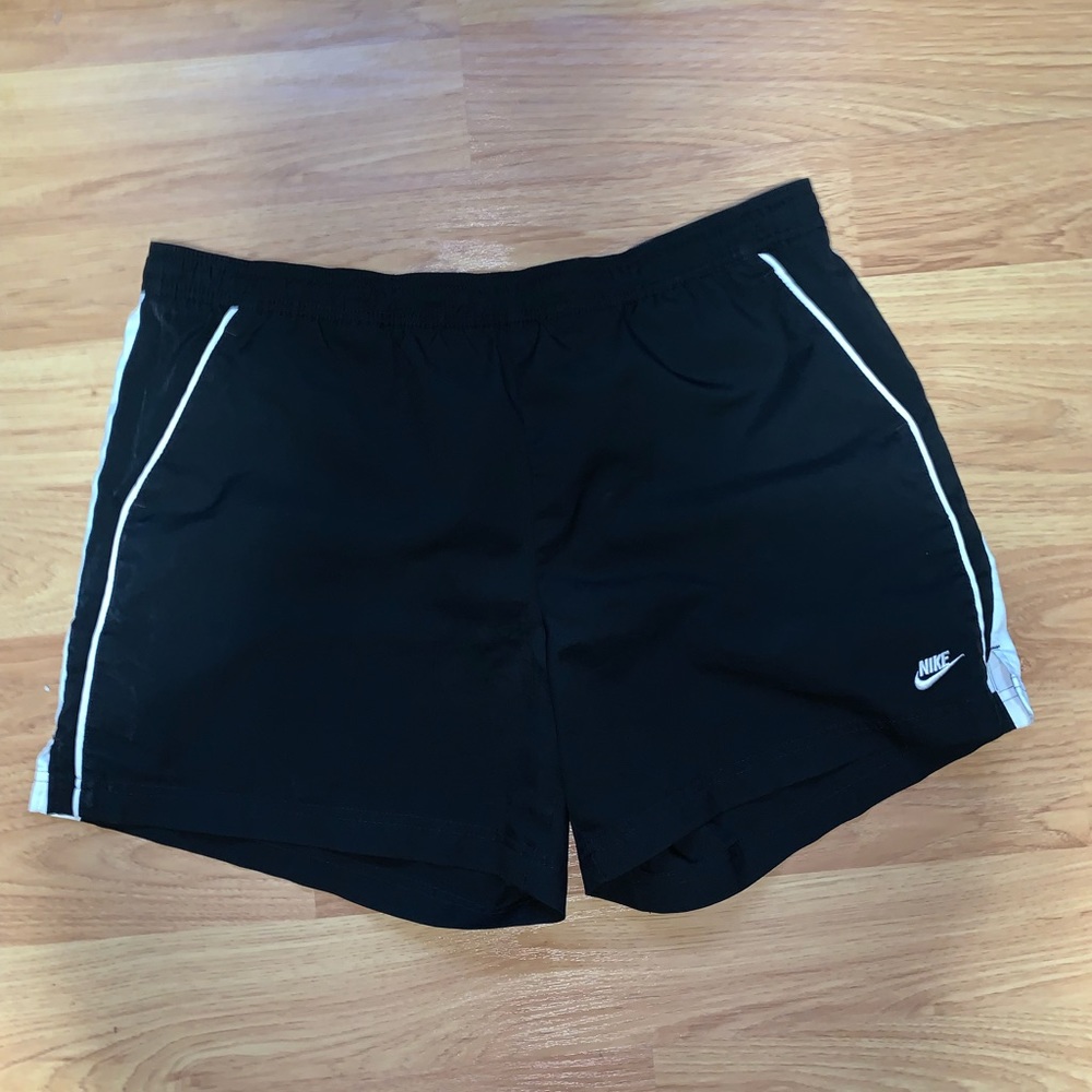 Men’s black Nike shorts size large